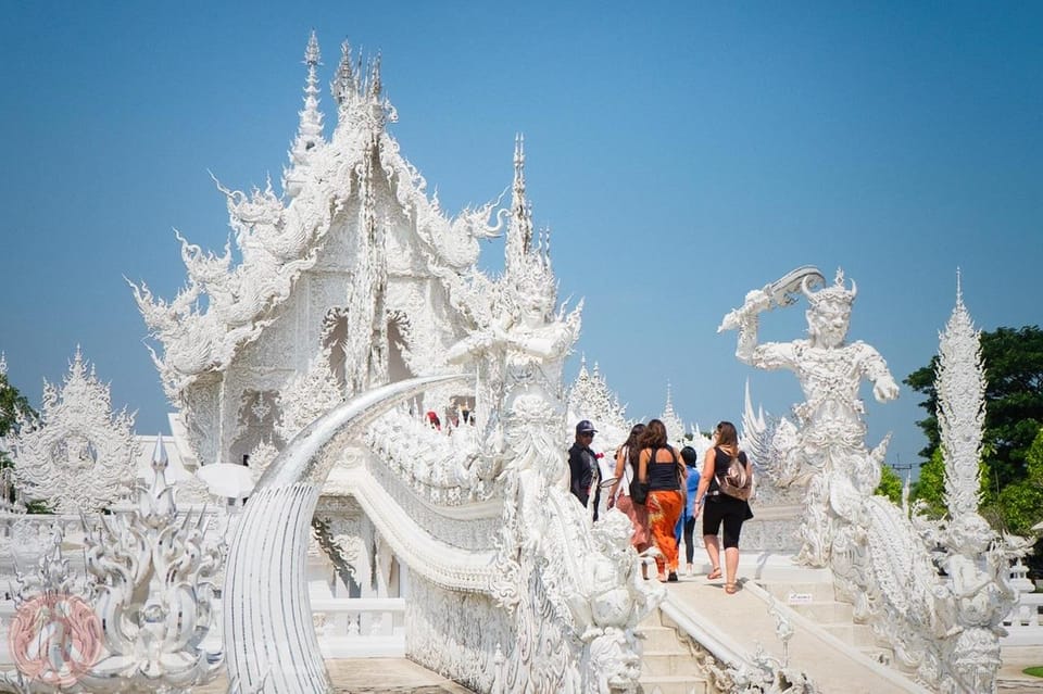 Chiang Mai: Chiang Rai Temples Day Trip with Hot Springs